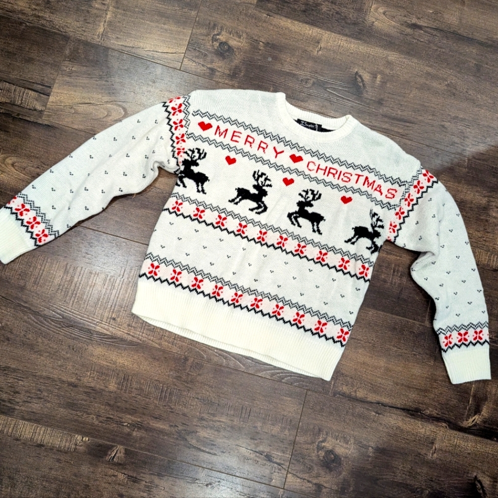Christmas Sweater - Picture 1 of 3